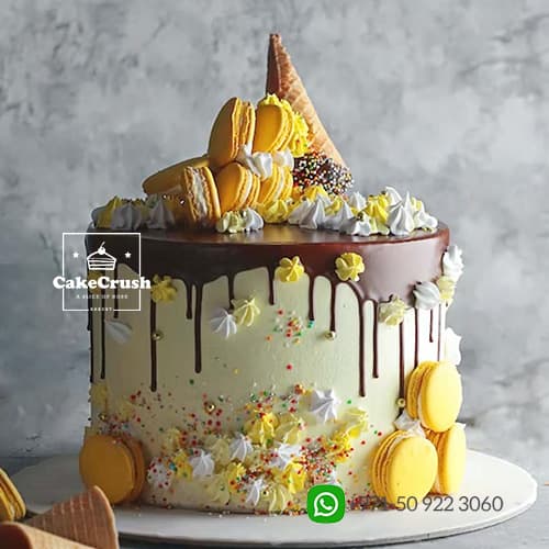 Macaron Special Chocolate Drip Cake