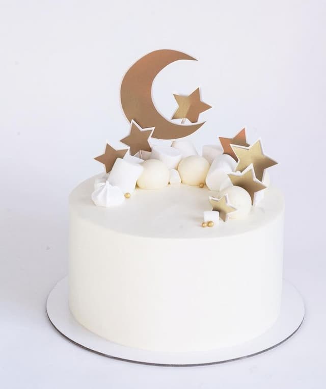 Golden Crescent EID Cake