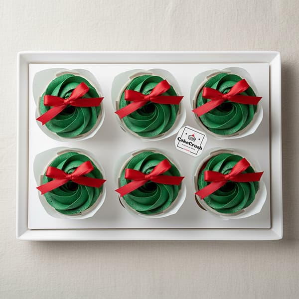 The Festive Bow Christmas Cupcakes